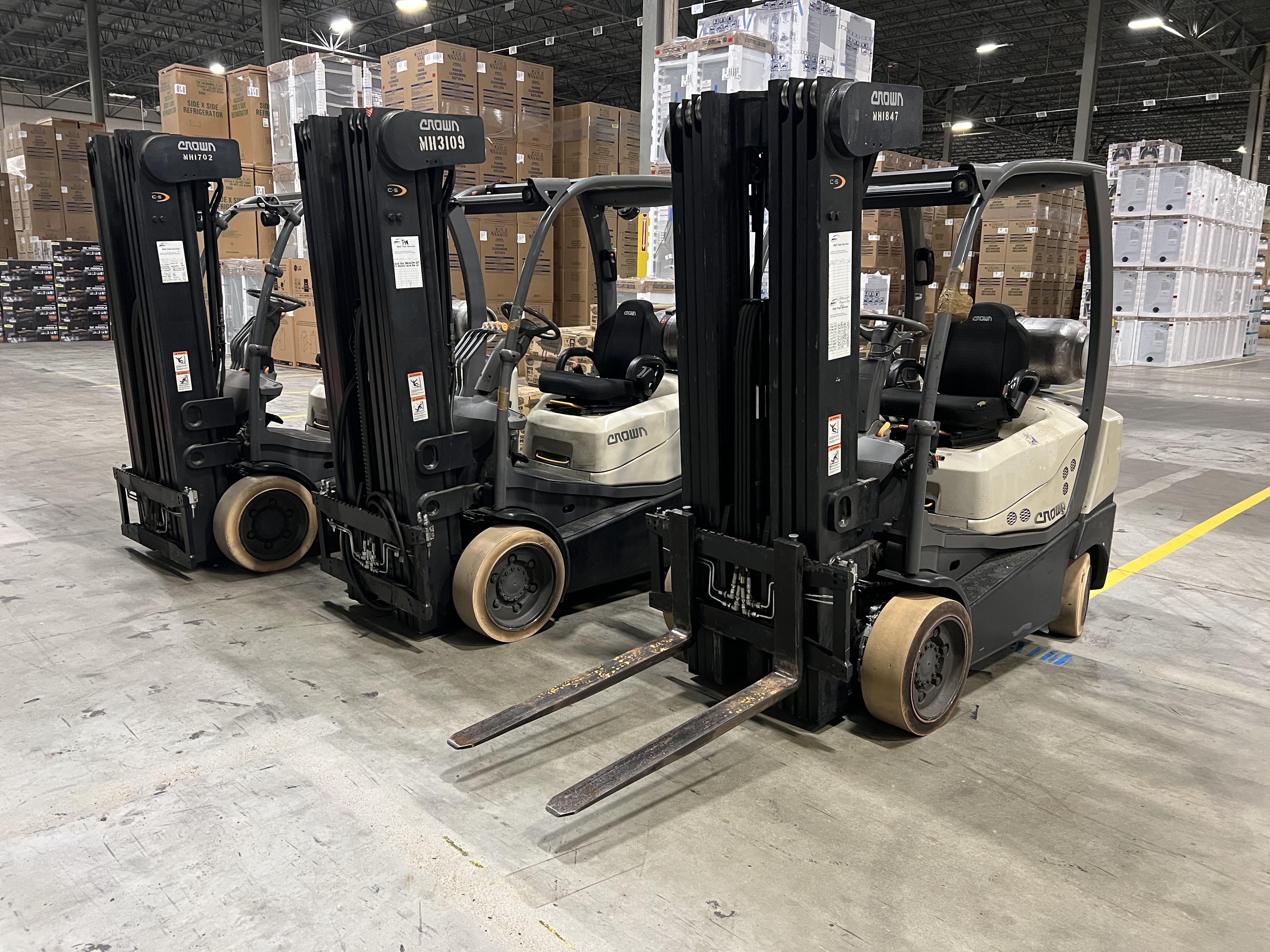 (60+) 5,000 Lb. Crown Lift Trucks