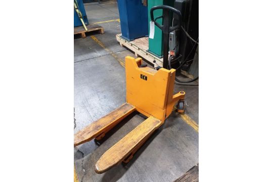 2,200 Lb. Vestil #WBB2412060 Manual Pallet…