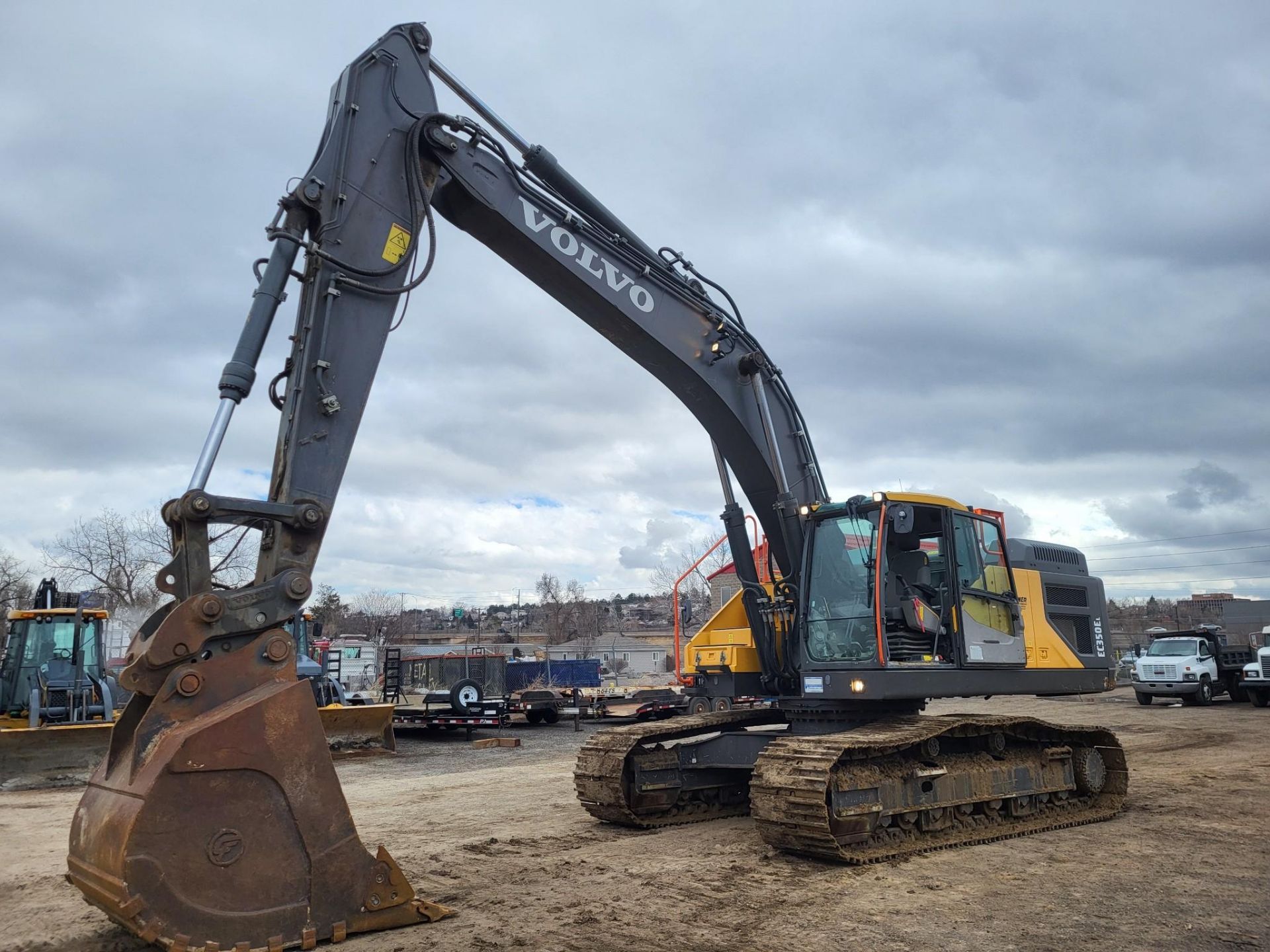 Excavators & Trucks, Well Maintained/Low…