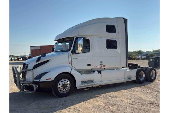 2019 VOLVO TRUCK VNL