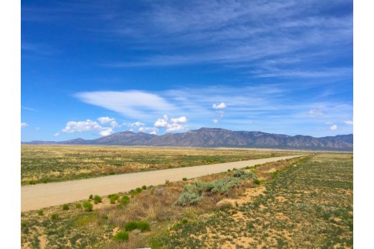 Capitalize on Growth in Valencia, New Mexico!