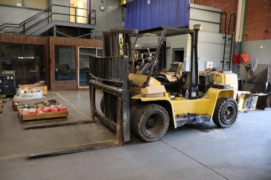 Hyster H155XL Low Mast 14,000 Lb Capacity Forklift…