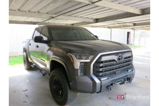2023 Toyota Tundra SRS 4-Door Pickup Truck