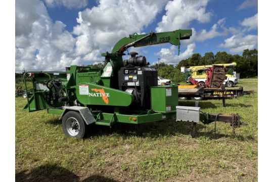 J.P. CARLTON 2518 18' BRUSH CHIPPER