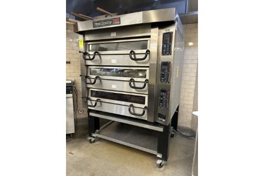 PIZZA MASTER ELECTRIC 3 DECK PIZZA OVEN