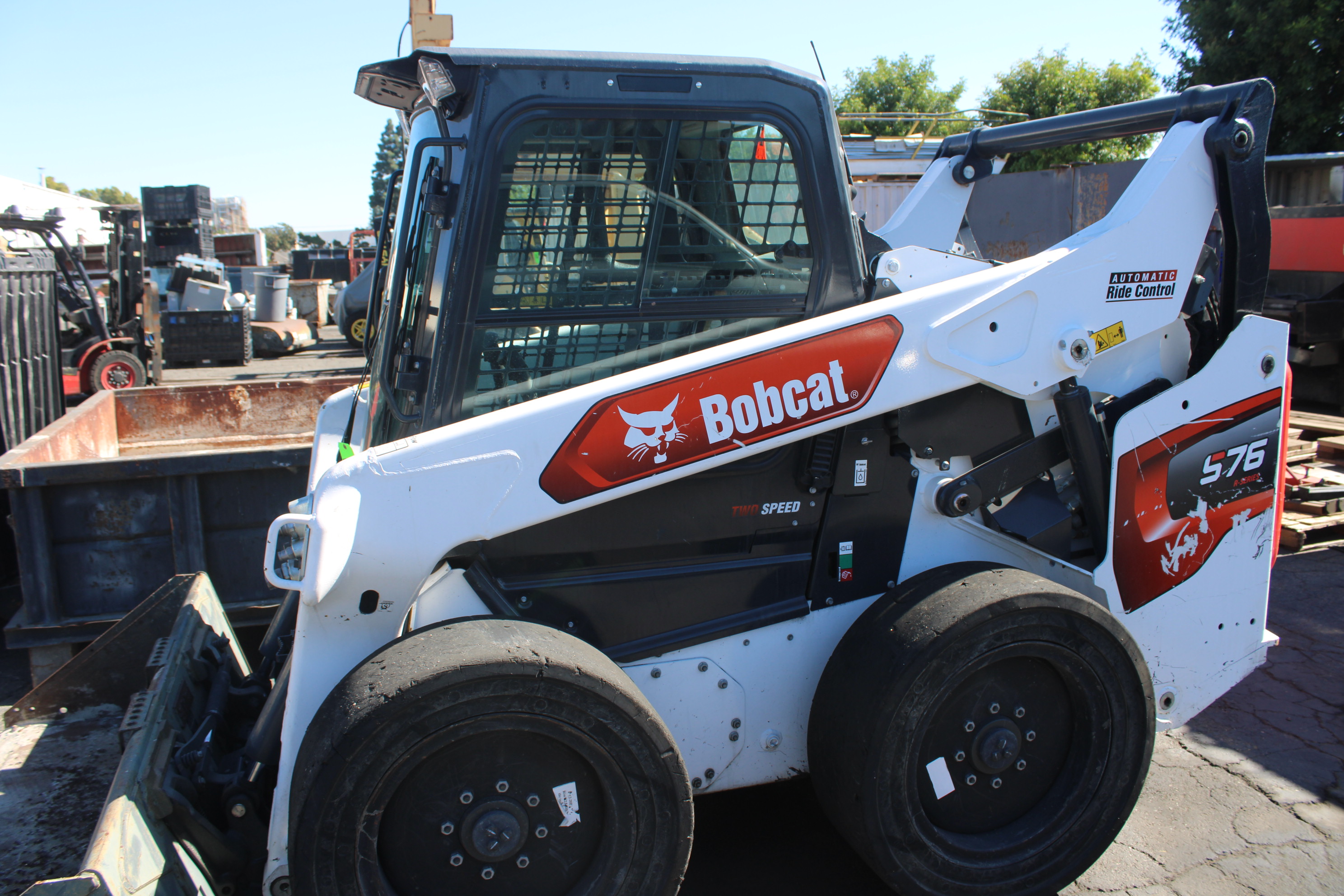 FORKLIFTS, 2022 BOBCAT SKIDSTEER, SCISSORLIFT,…