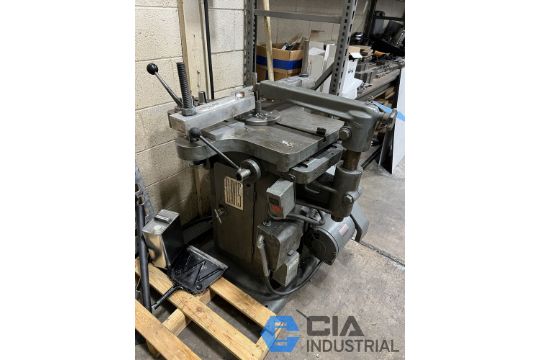 DAVIS MODEL 4 KEYSEATER; S/N 4-11921 - For…