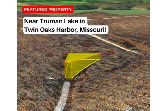 Near Truman Lake in Twin Oaks Harbor, Missouri!