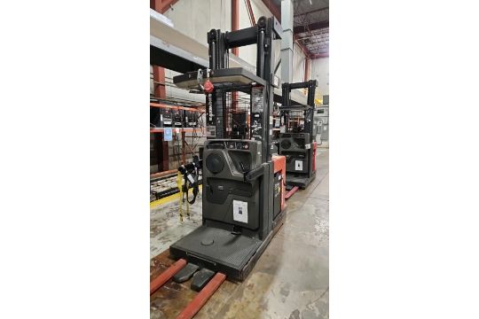 Major Distribution Center - 50 Lift Trucks, Order…