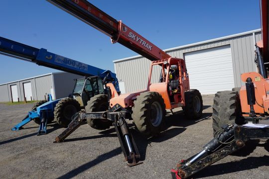 JLG 10054 SKYTRACK, 10,000 LB CAP, HOUR SHOWING:…