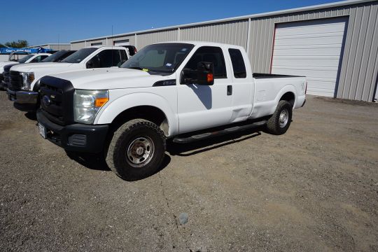 2015 FORD F250 CREW CAB PICK UP TRUCK, GAS…