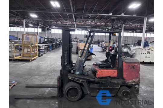 10,000 LB. TOYOTA LP GAS CUSHION TIRE FORKLIFT;…