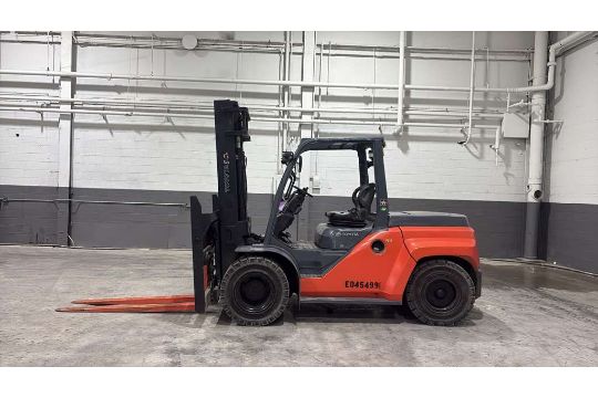 2018 Toyota 8FD70U Pneumatic Diesel Forklift