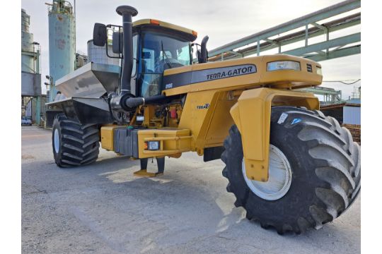 Terra-Gator 8103 Self-Propelled Fertilizer / Lime Spreader