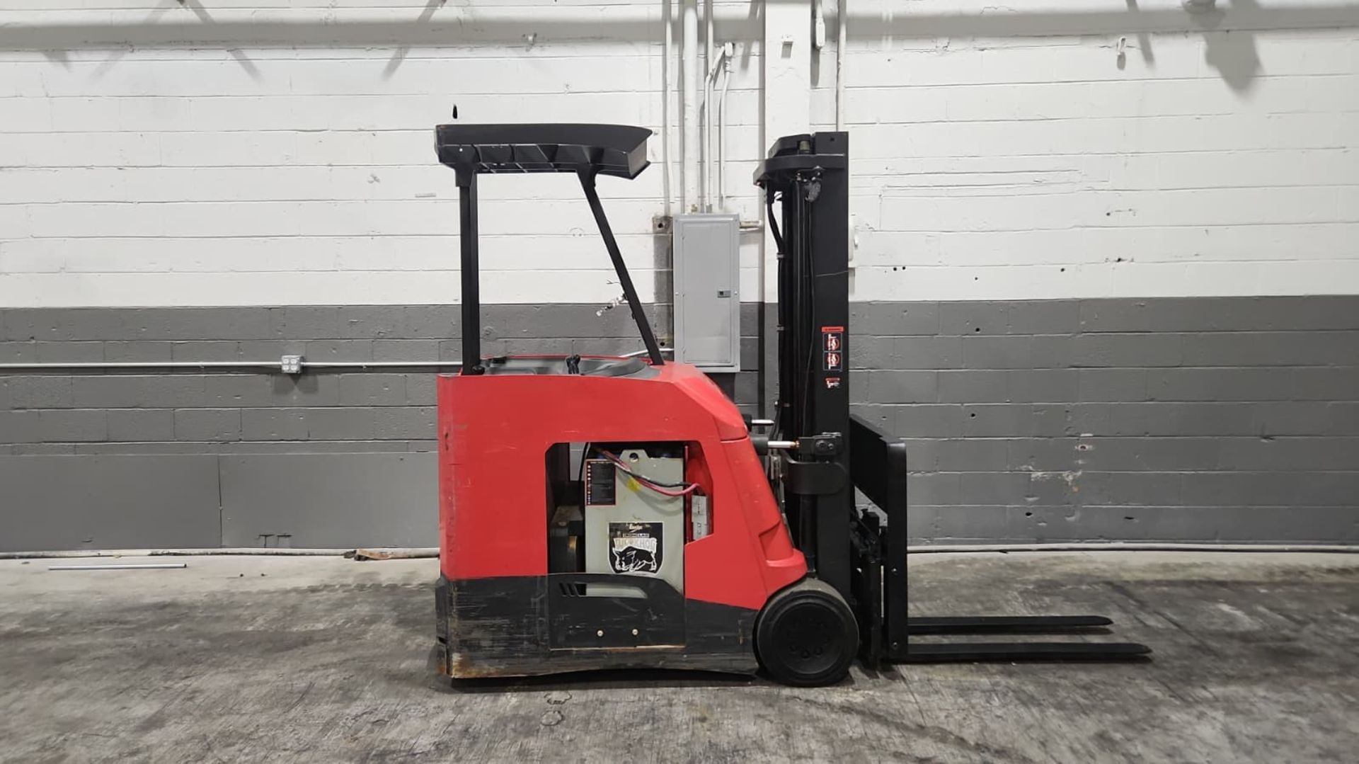 2/5 Material Handling Equipment Auction
