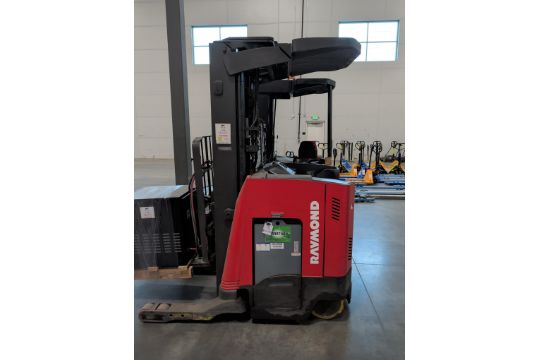 Raymond stand-up forklift reach truck model 740 R35TT