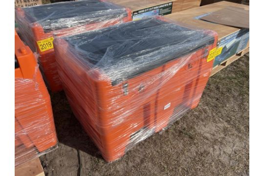 UNUSED 240L POLY FULE TANK W/PUMP