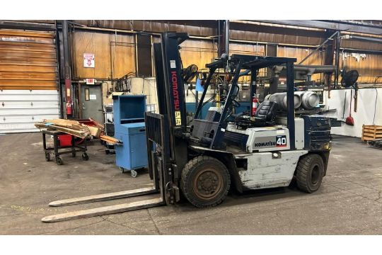 Komatsu 2-Stage Mast Propane Forklift, Model#…