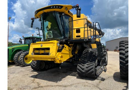 2023 New Holland CR10.90 Combine - 330 Engine Hours…