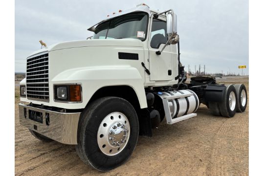2020 MACK P164T DAYCAB