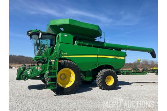 2021 John Deere S790 Combine