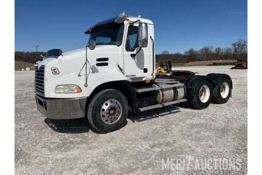 2009 Mack CX613 Tandem Axle Day Cab Semi