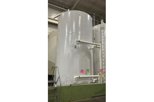 Mueller Approximate 10,000 Gallon Vertical…