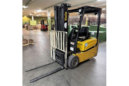 Yale Approximate 4000# Capacity Three Wheel…