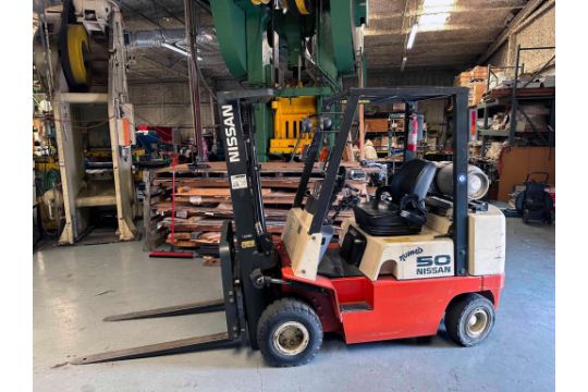 FORKLIFT, NISSAN NOMAD 5,000 LB. CAP. LIFT…