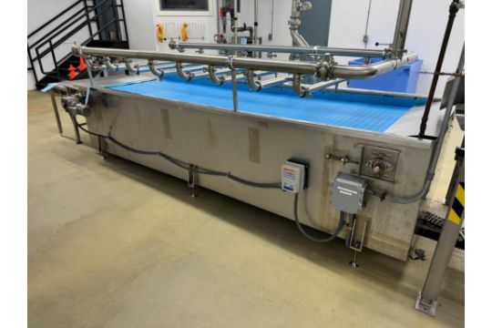 Stainless Steel Cooling Table. With plastic…