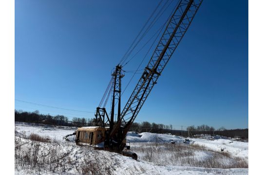 LIMA 2400A CRAWLER DRAGLINE powered by V8…