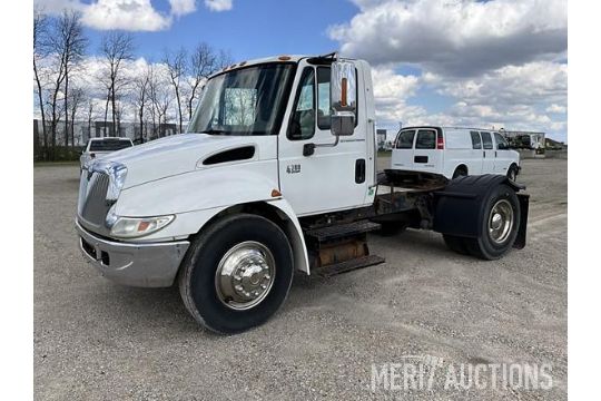 2007 International Durastar 4300 Semi Truck