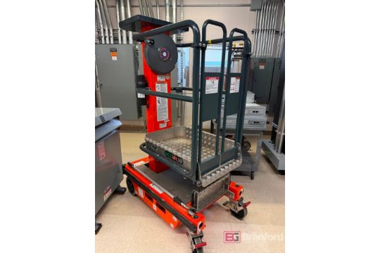 JLG Platform Lift; Model: Ecolift 70