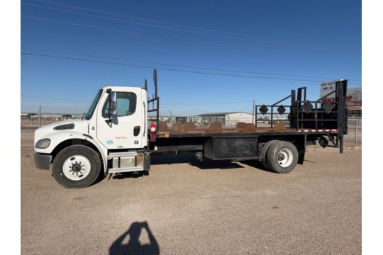 2019 FREIGHTLINER M2 106 BED TRUCK