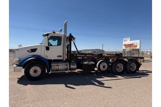 2016 PETERBILT 567 TRI AXLE ROLLOFF TRUCK