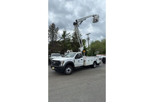 2020 Ford F-550 Super Duty Utility Bucket…