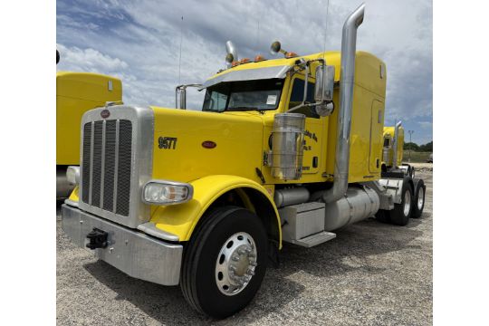 2015 PETERBILT 389 MID-ROOF SLEEPER TRUCK…