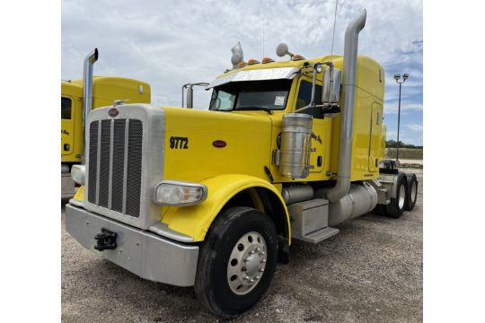 2015 PETERBILT 389 MID-ROOF SLEEPER TRUCK…
