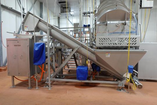 2023 Cozzini SS screw loader on load cells