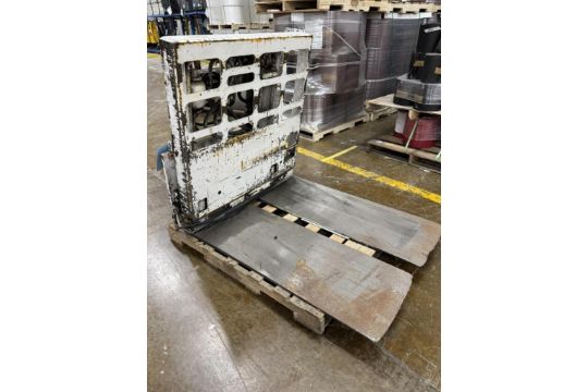 Long Reach 4000# Multi Pallet Handler, Model#…