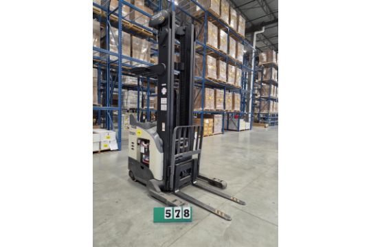 CROWN ELECTRIC REACH OUT FORKLIFT, MODEL RR5725-45,…