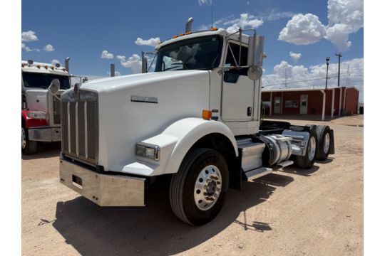 2016 KENWORTH T800 DAYCAB