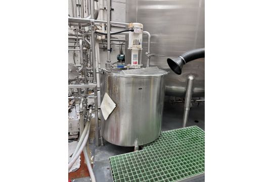 Vertical Batch Tank with Admix