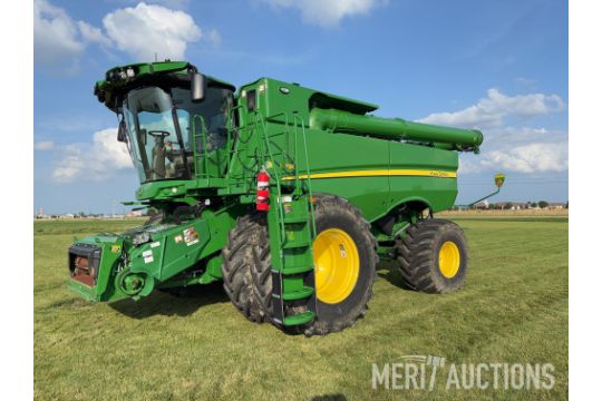 2023 John Deere S790 Combine