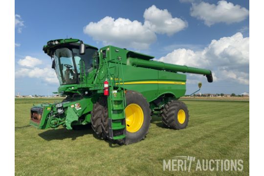 2022 John Deere S790 Combine