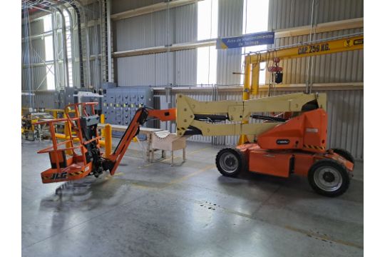 JLG Electric Articulated Boom Lift, Model…