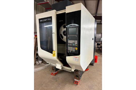 COMPACT HIGH SPEED VERTICAL MACHINING CENTER,…