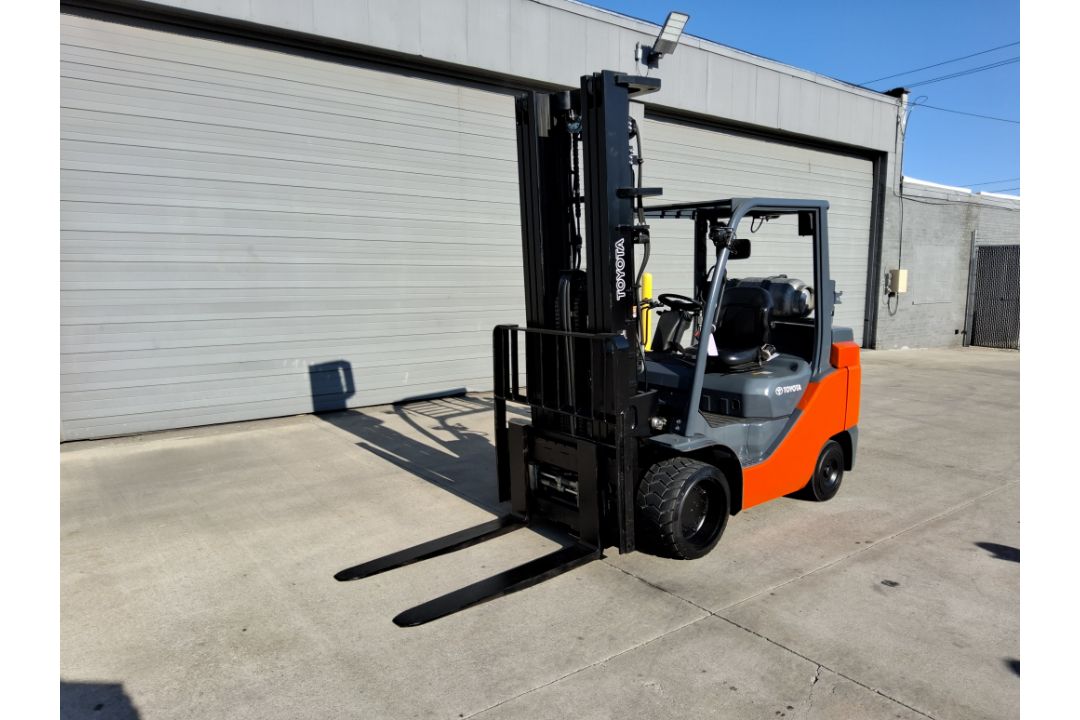 Weekly Material Handling Equipment Auction