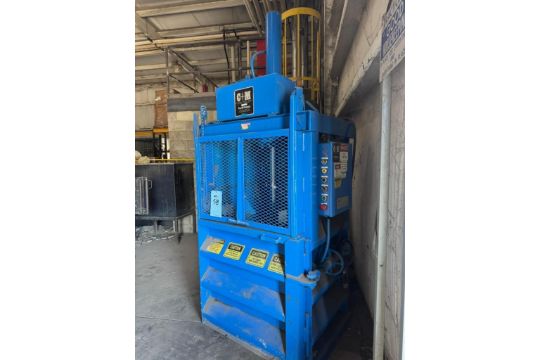 C and M Company Heavy-Duty Vertical Baler,…