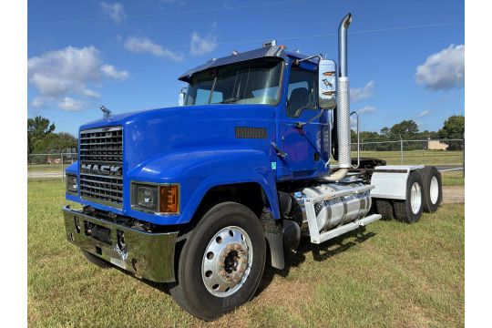 2020 MACK PI64T DAY CAB